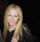 Avril Lavigne : avril-lavigne-1369506664.jpg