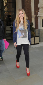 Avril Lavigne : avril-lavigne-1370707409.jpg