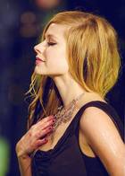 Avril Lavigne : avril-lavigne-1370963242.jpg