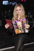 Avril Lavigne : avril-lavigne-1371061264.jpg