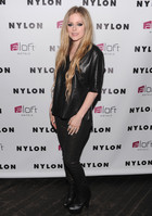 Avril Lavigne : avril-lavigne-1371061302.jpg