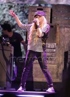 Avril Lavigne : avril-lavigne-1371348868.jpg