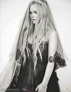 Avril Lavigne : avril-lavigne-1374689924.jpg