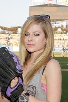 Avril Lavigne : avril-lavigne-1379959250.jpg