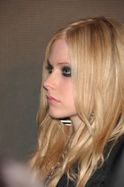 Avril Lavigne : avril-lavigne-1381334576.jpg