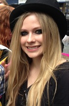 Avril Lavigne : avril-lavigne-1381334638.jpg