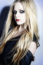 Avril Lavigne : avril-lavigne-1381436902.jpg