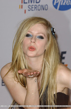 Avril Lavigne : avril-lavigne-1381537045.jpg