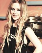 Avril Lavigne : avril-lavigne-1381865248.jpg