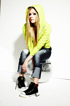 Avril Lavigne : avril-lavigne-1382310236.jpg