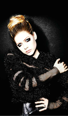 Avril Lavigne : avril-lavigne-1383589496.jpg
