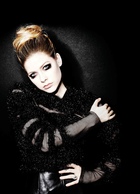 Avril Lavigne : avril-lavigne-1384455727.jpg