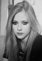 Avril Lavigne : avril-lavigne-1384808408.jpg