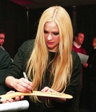 Avril Lavigne : avril-lavigne-1386873700.jpg