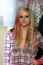 Avril Lavigne : avril-lavigne-1389062675.jpg