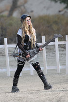 Avril Lavigne : avril-lavigne-1389124076.jpg