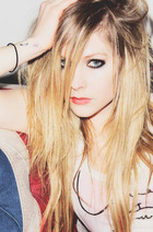 Avril Lavigne : avril-lavigne-1390511792.jpg