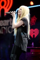 Avril Lavigne : avril-lavigne-1391456970.jpg