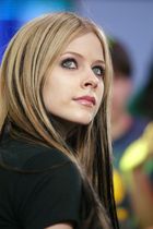 Avril Lavigne : avril-lavigne-1392671337.jpg