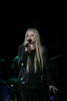 Avril Lavigne : avril-lavigne-1392671346.jpg