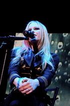 Avril Lavigne : avril-lavigne-1392671416.jpg