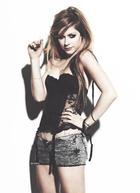 Avril Lavigne : avril-lavigne-1393009042.jpg