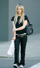 Avril Lavigne : avril-lavigne-1394642932.jpg