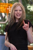 Avril Lavigne : avril-lavigne-1395917921.jpg