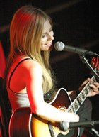 Avril Lavigne : avril-lavigne-1396180843.jpg
