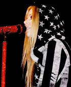 Avril Lavigne : avril-lavigne-1396793160.jpg