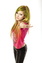 Avril Lavigne : avril-lavigne-1396793928.jpg
