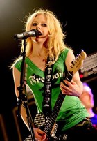 Avril Lavigne : avril-lavigne-1398622855.jpg