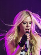 Avril Lavigne : avril-lavigne-1402266551.jpg
