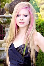 Avril Lavigne : avril-lavigne-1404665897.jpg