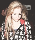 Avril Lavigne : avril-lavigne-1407515044.jpg