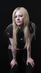 Avril Lavigne : avril-lavigne-1408546412.jpg