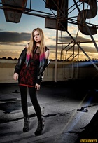 Avril Lavigne : avril-lavigne-1412816422.jpg