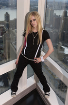 Avril Lavigne : avril-lavigne-1413047480.jpg
