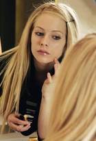 Avril Lavigne : avril-lavigne-1413047567.jpg