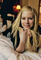 Avril Lavigne : avril-lavigne-1413047592.jpg