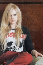 Avril Lavigne : avril-lavigne-1413828870.jpg