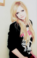 Avril Lavigne : avril-lavigne-1413915058.jpg