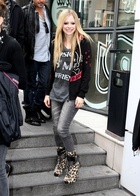 Avril Lavigne : avril-lavigne-1417285550.jpg