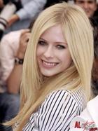 Avril Lavigne : avril_lavigne_1211230188.jpg