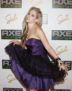 Avril Lavigne : avril_lavigne_1251175152.jpg