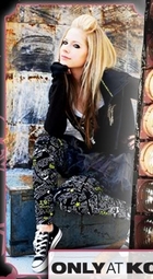 Avril Lavigne : avril_lavigne_1254265947.jpg
