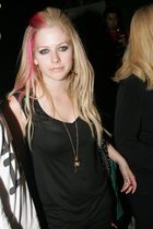 Avril Lavigne : avril_lavigne_1254369711.jpg