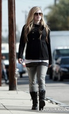 Avril Lavigne : avril_lavigne_1260055782.jpg