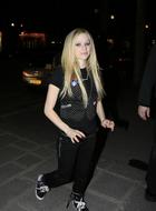 Avril Lavigne : avril_lavigne_1266472120.jpg