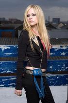 Avril Lavigne : avril_lavigne_1266472179.jpg